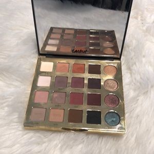 Eyeshadow palette